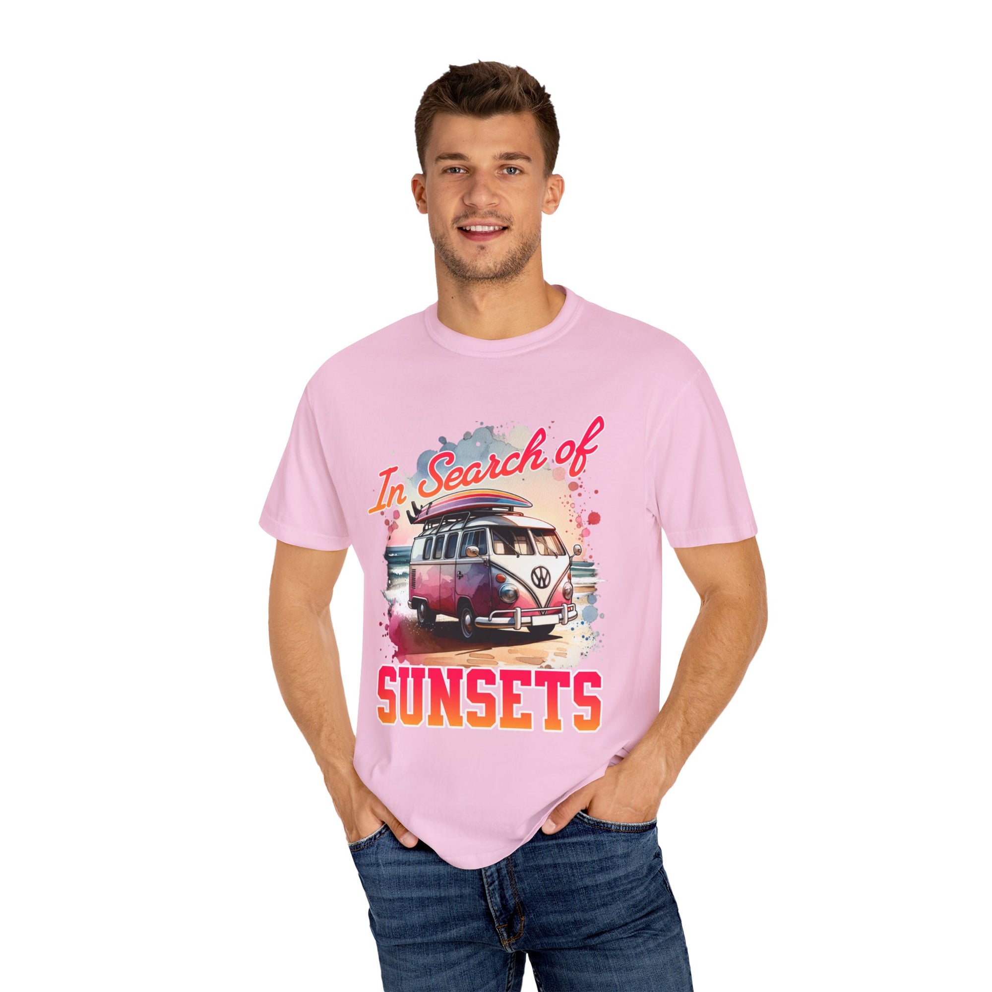 Retro Tropical Sunset Tshirt for Women - Sunset Beach Summer Vibe Shirt - In Search of Sunsets Tees - Summer Tshirt Gift for Her